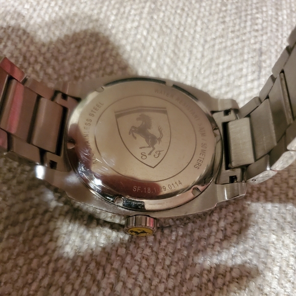Ferrari Scuderia Watch - Picture 7 of 7